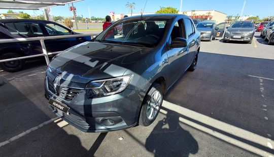 Renault • Logan