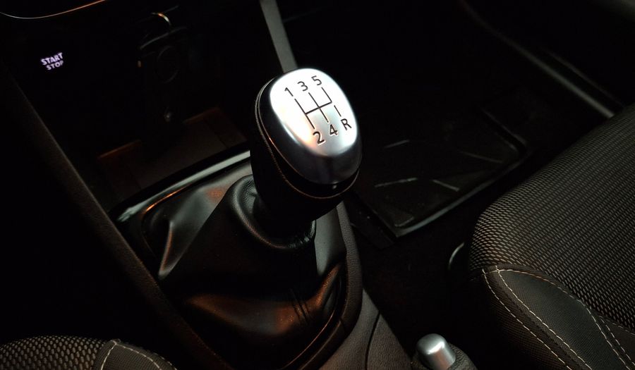 Renault Clio 1.2 AUTHENTIQUE Hatchback 2019