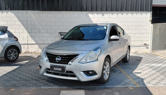 Nissan • Versa