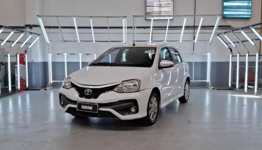 Toyota • Etios