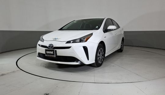 Toyota • Prius