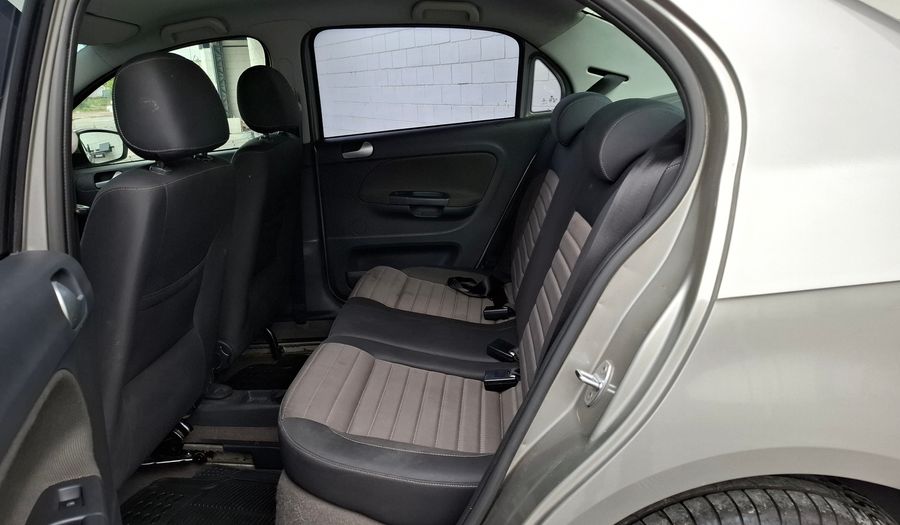 Volkswagen Voyage 1.6 HIGHLINE Sedan 2013