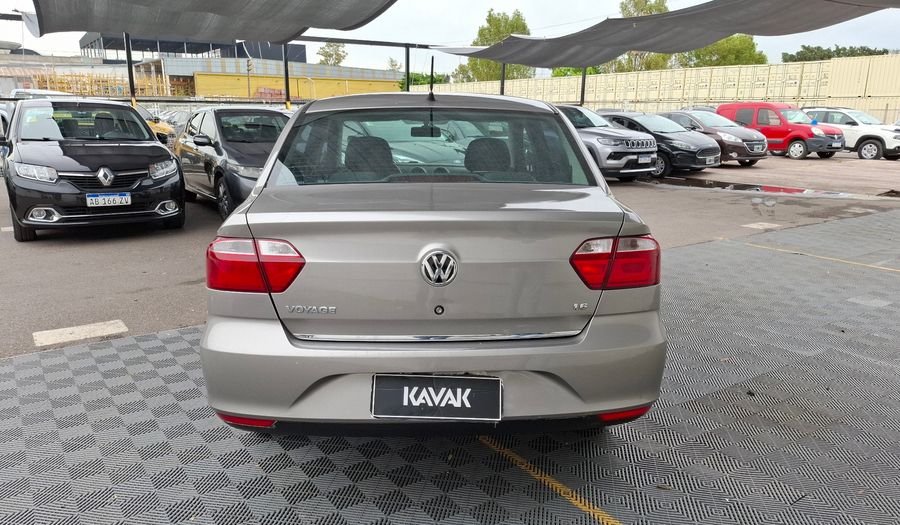 Volkswagen Voyage 1.6 HIGHLINE Sedan 2013