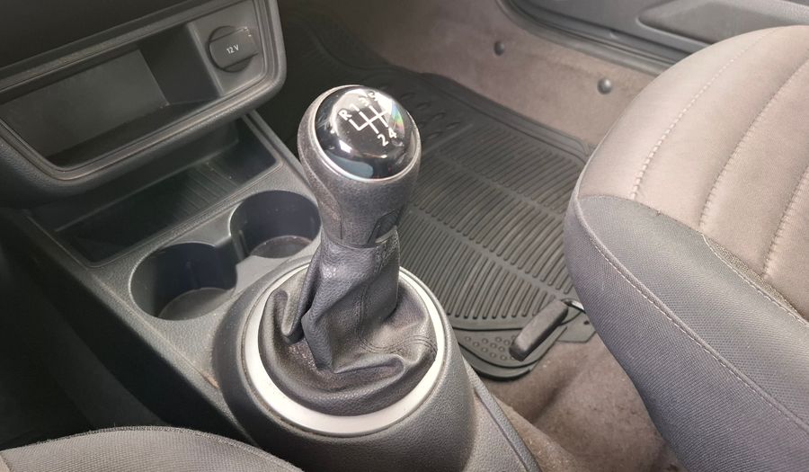 Volkswagen Voyage 1.6 HIGHLINE Sedan 2013
