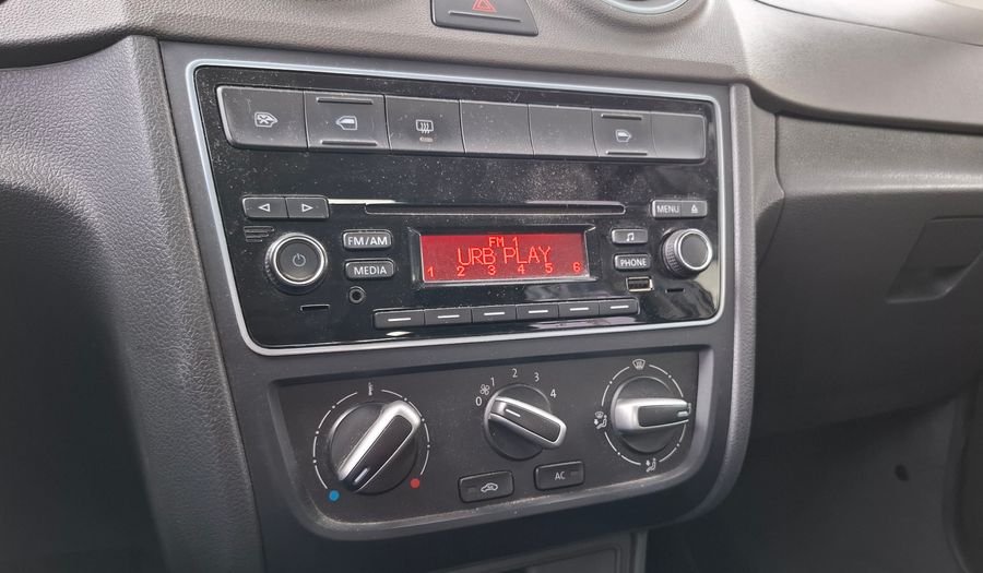Volkswagen Voyage 1.6 HIGHLINE Sedan 2013