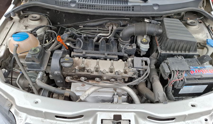 Volkswagen Voyage 1.6 HIGHLINE Sedan 2013
