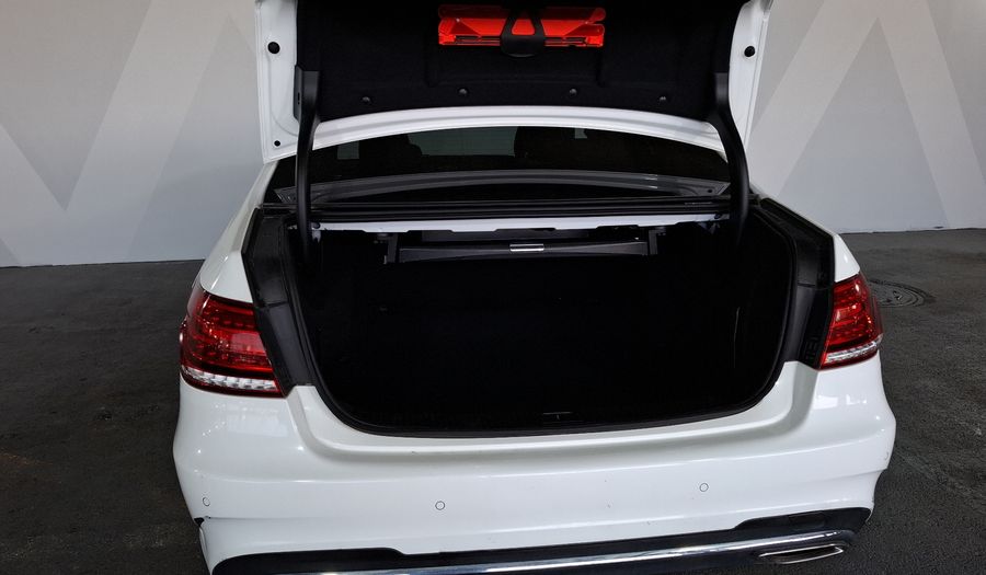 Mercedes Benz Clase E 3.0 400 CGI SPORT BITURBO AT Sedan 2016