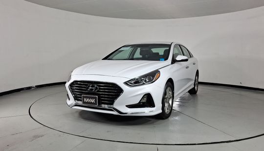 Hyundai • Sonata