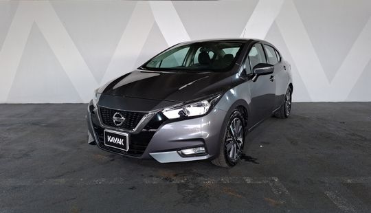 Nissan • Versa