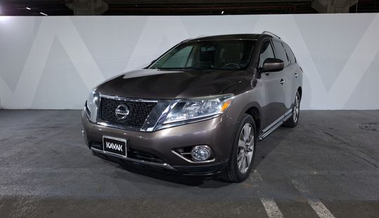 Nissan • Pathfinder