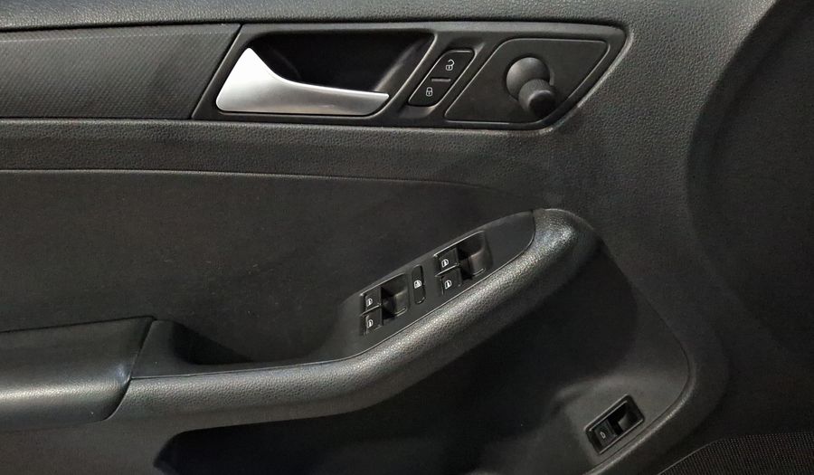 Volkswagen Jetta 2.0 MT Sedan 2018