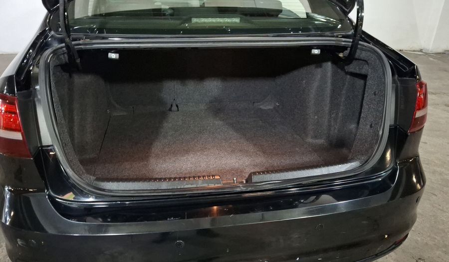 Volkswagen Jetta 2.0 MT Sedan 2018