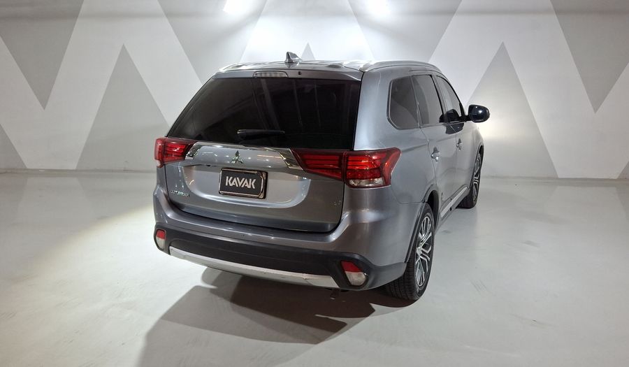 Mitsubishi Outlander 2.4 SE + Suv 2017