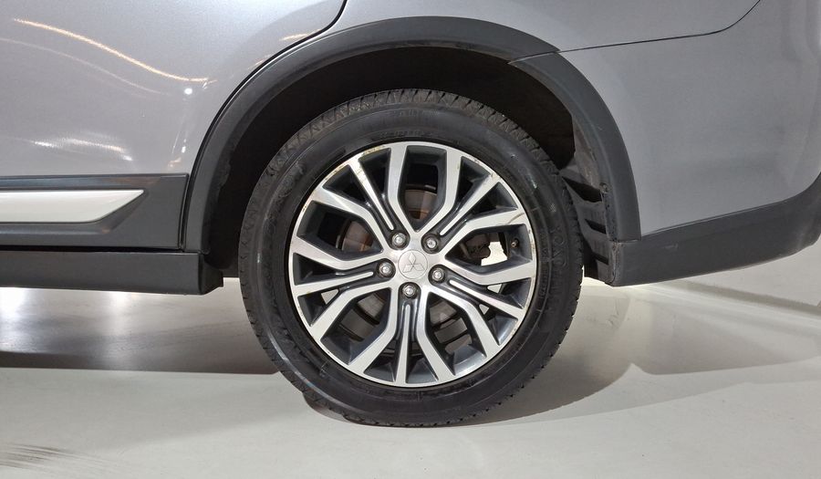 Mitsubishi Outlander 2.4 SE + Suv 2017