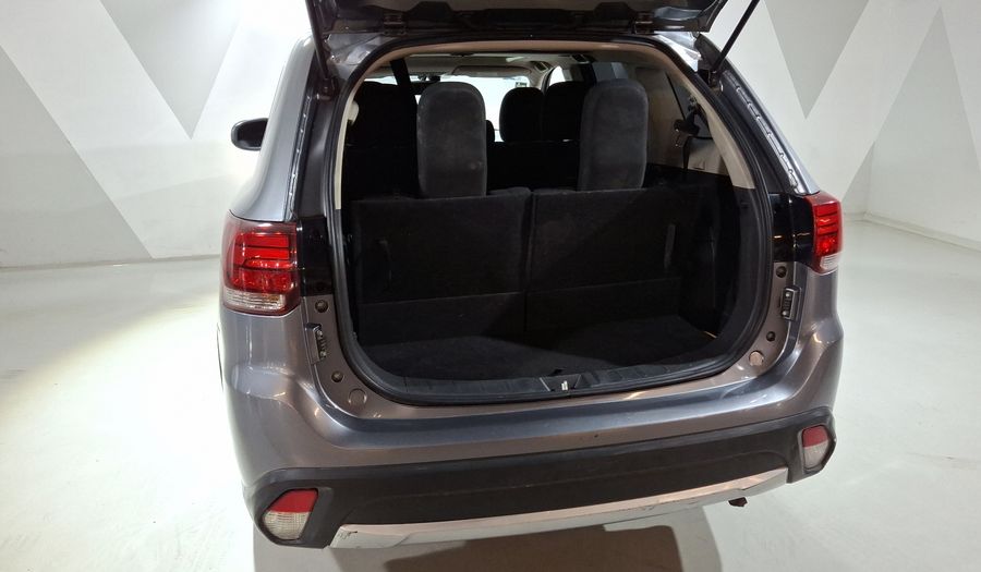 Mitsubishi Outlander 2.4 SE + Suv 2017