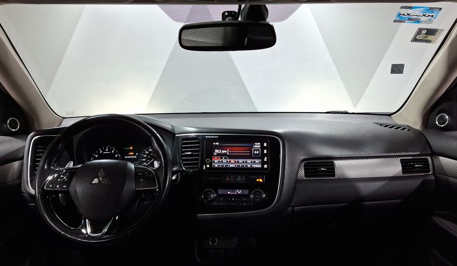 Mitsubishi Outlander 2.4 SE + Suv 2017