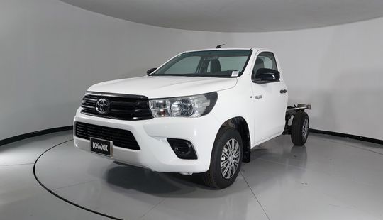 Toyota • Hilux