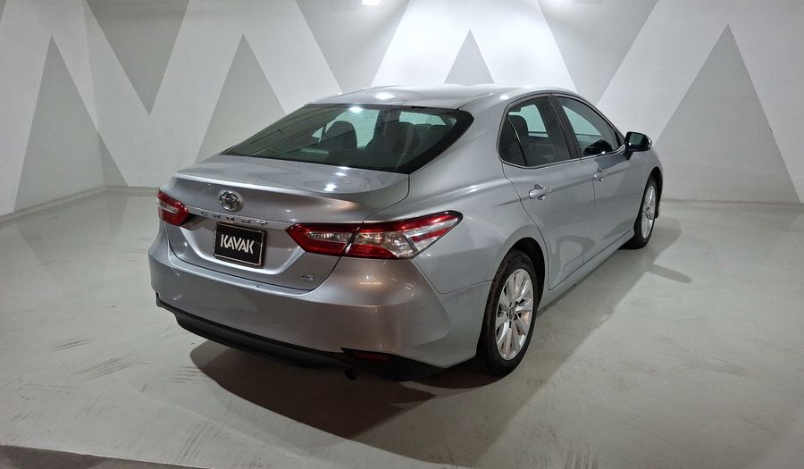 Toyota Camry 2.5 LE AUTO Sedan 2018
