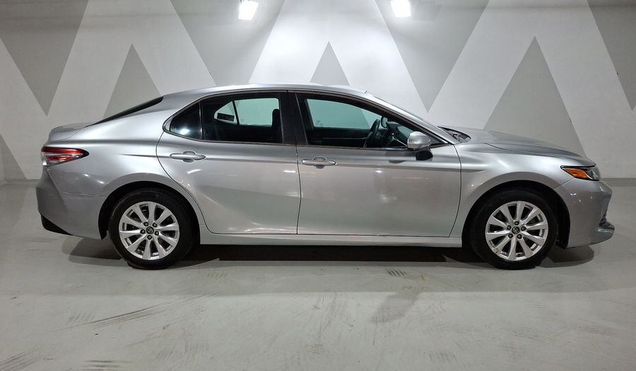 Toyota Camry 2.5 LE AUTO Sedan 2018