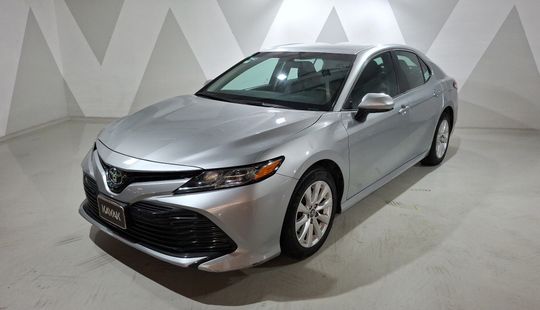 Toyota • Camry