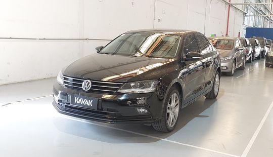 Volkswagen • Jetta