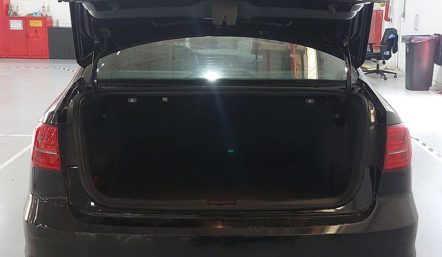 Volkswagen Jetta 2.0 TSI HIGHLINE DSG Sedan 2017