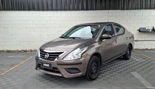 Nissan • Versa