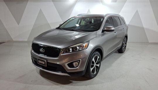 2017 • 87,640 km • Automático