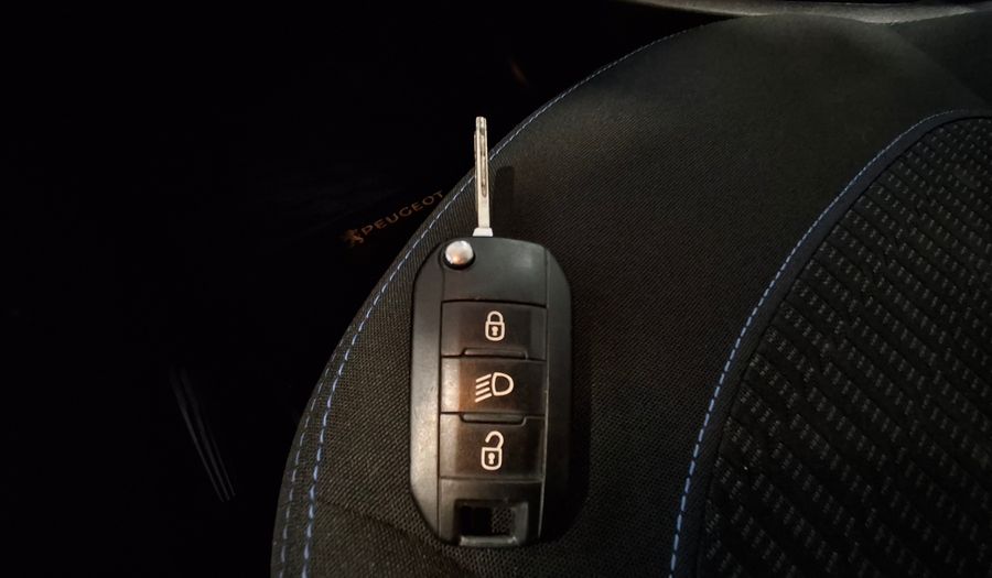 Peugeot 208 1.2 PURETECH 100 HP ACTIVE PACK AUTO Hatchback 2021