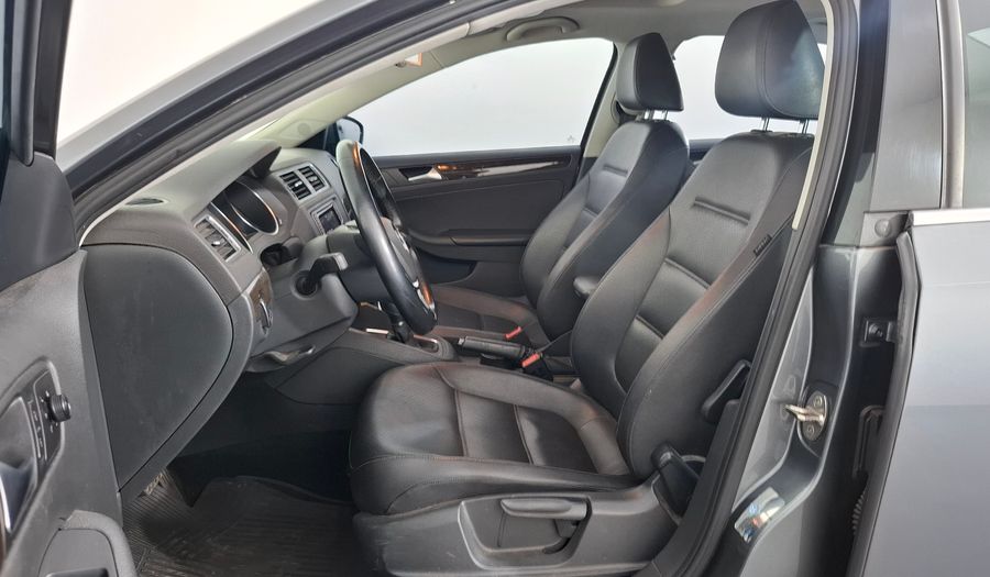 Volkswagen Vento 2.5 LUXURY Sedan 2016