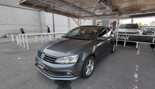 Volkswagen • Vento