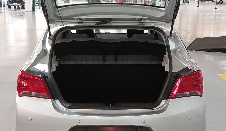 Chevrolet Onix MPFI LT Hatchback 2017