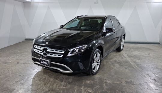 Mercedes Benz • Clase GLA