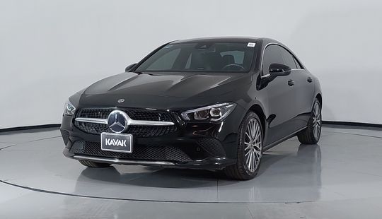 Mercedes Benz • Clase CLA