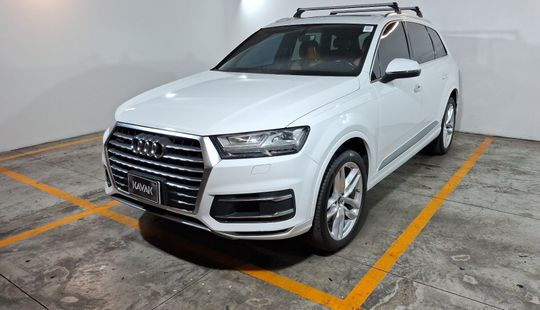 Audi • Q7