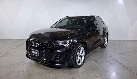 Audi • Q3