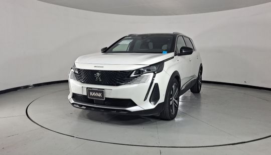 Peugeot • 5008