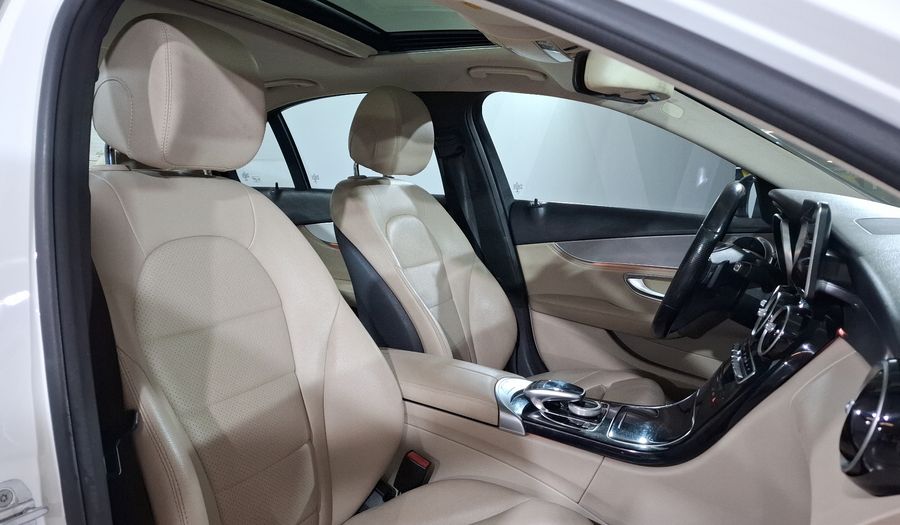 Mercedes Benz Clase C 2.0 200 CGI SPORT AT Sedan 2016