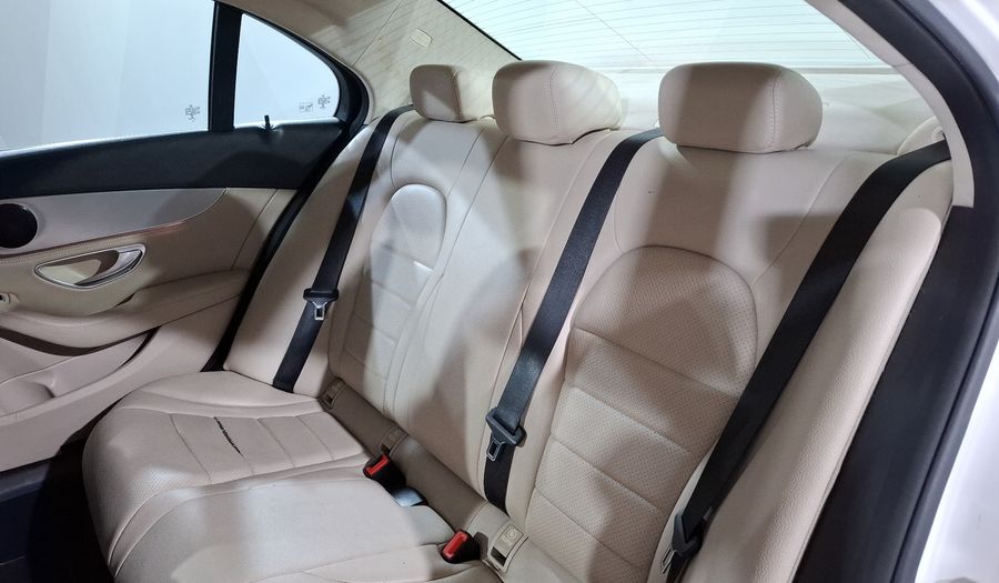 Mercedes Benz Clase C 2.0 200 CGI SPORT AT Sedan 2016