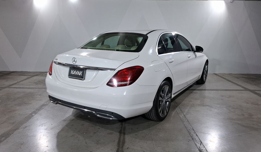 Mercedes Benz Clase C 2.0 200 CGI SPORT AT Sedan 2016