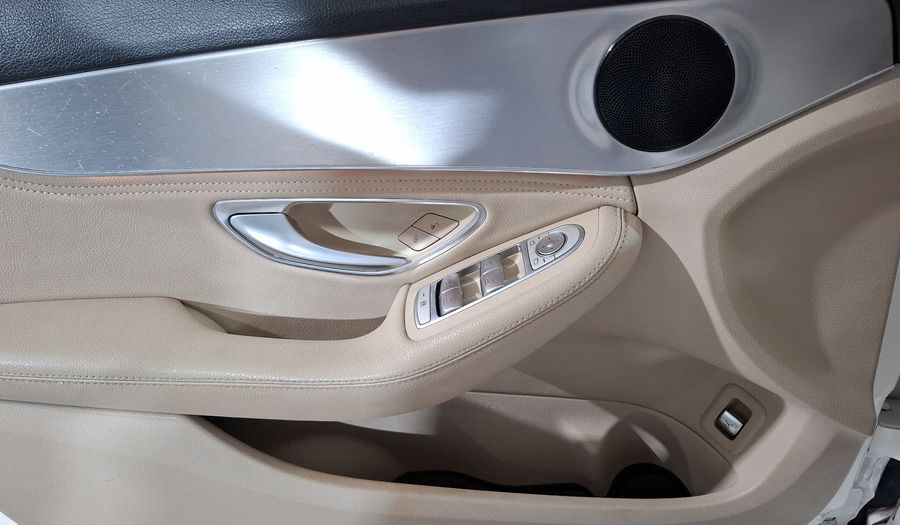 Mercedes Benz Clase C 2.0 200 CGI SPORT AT Sedan 2016