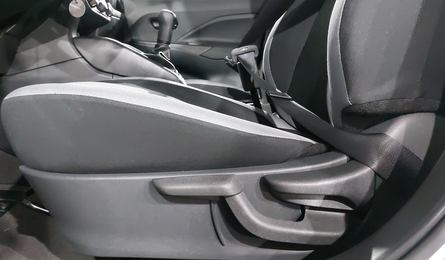 Nissan Versa 1.6 SENSE Sedan 2025