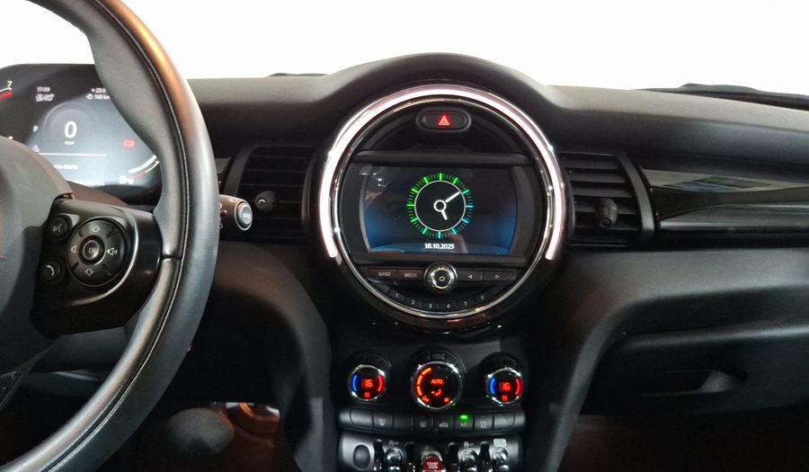 Mini Cooper 1.5 COOPER CHILI DCT Hatchback 2021