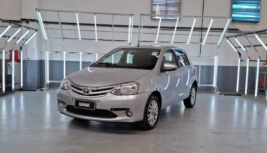 Toyota • Etios
