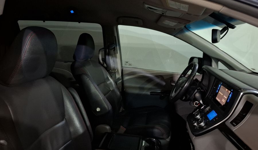 Toyota Sienna 3.5 XLE PIEL AT Minivan 2015