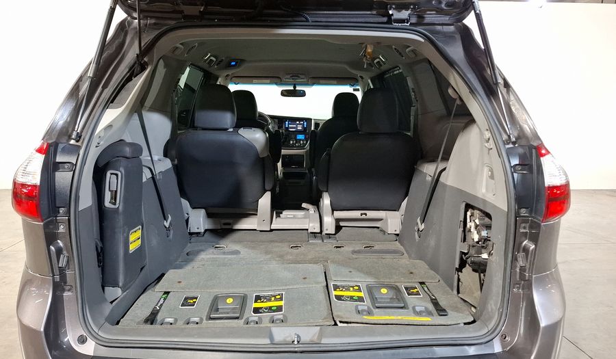 Toyota Sienna 3.5 XLE PIEL AT Minivan 2015