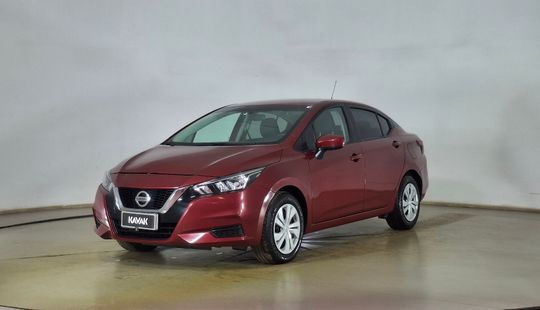Nissan • Versa