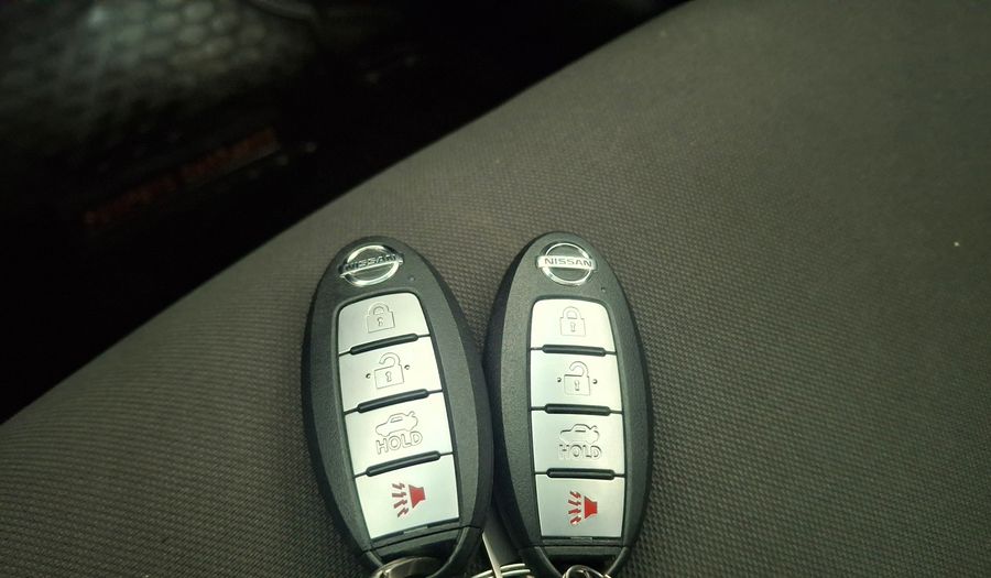Nissan Versa 1.6 SENSE Sedan 2022