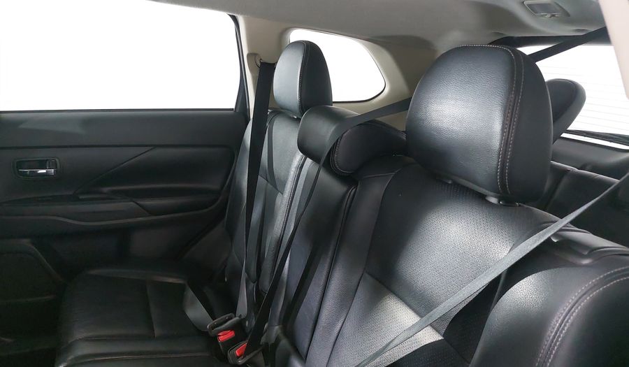 Mitsubishi Outlander 2.4 LIMITED Suv 2014