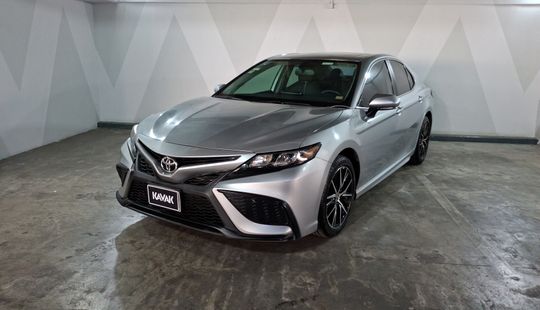 Toyota • Camry